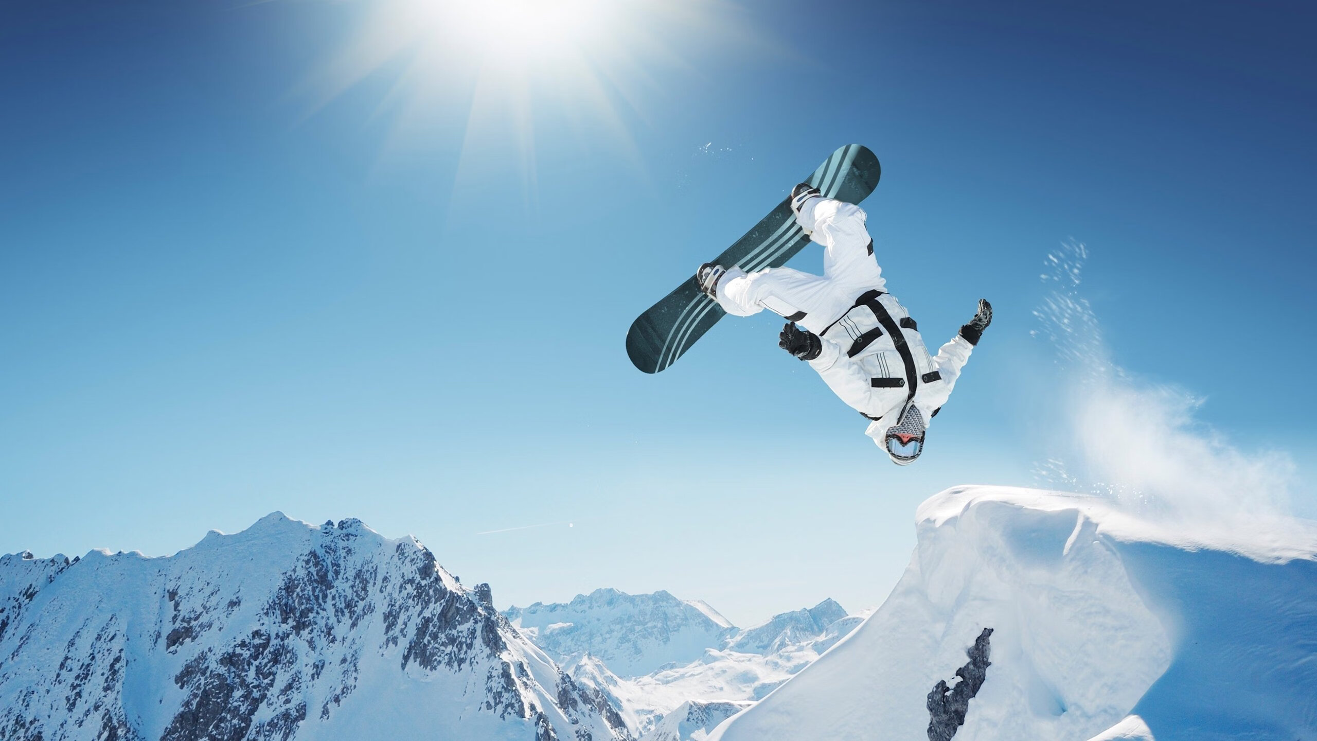 开云体育官网入口-_高空秋千挑战：在悬崖边感受刺激_，高空秋千是近年来在各大景区兴起的娱乐项目之一